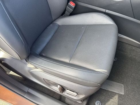 Used 2025 Toyota Crown Signia Limited image 12