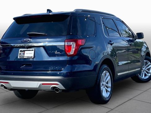 Used 2017 Ford Explorer XLT w/ Equipment Group 202A FWD image 13