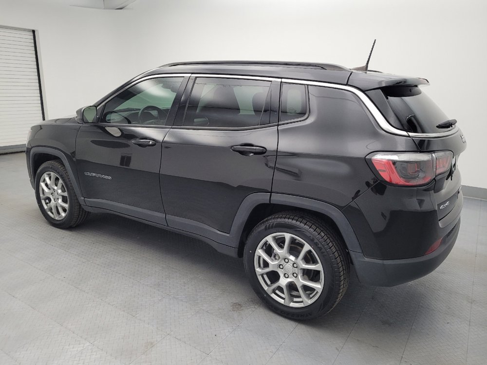 Used 2022 Jeep Compass Latitude w/ Sun and Sound Group AWD/4WD image 3