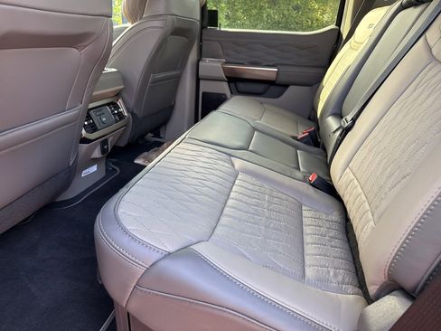 Used 2025 Ford F350 Platinum w/ Platinum Plus Package image 5