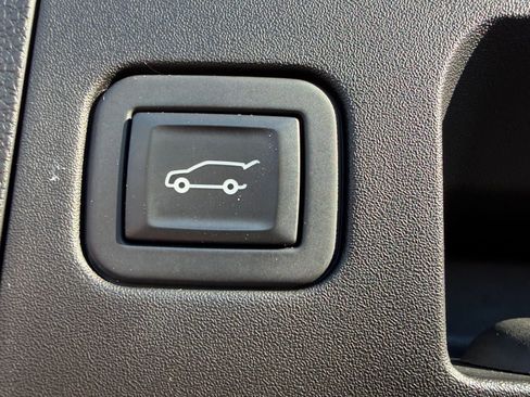 Used 2020 Cadillac XT4 Premium Luxury image 18