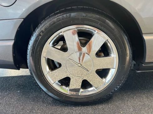 Used 2003 Ford Thunderbird Base image 21