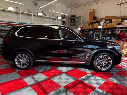 Used 2019 BMW X5 xDrive40i w/ Premium Package 2 image 8