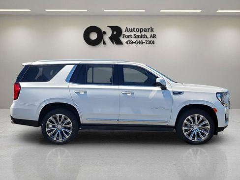 Used 2021 GMC Yukon Denali w/ Denali Premium Package AWD/4WD image 6