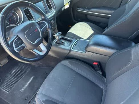 Used 2016 Dodge Charger SXT image 9