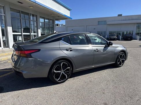 Used 2025 Nissan Altima 2.5 SR image 8