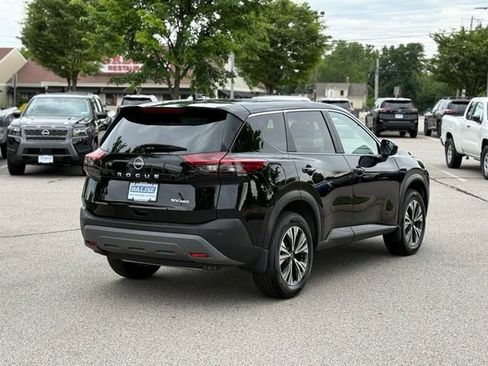 Used 2023 Nissan Rogue SV AWD/4WD image 5