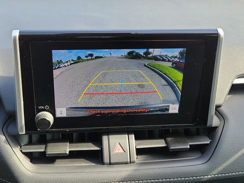 Used 2024 Toyota RAV4 XLE w/ Convenience Package FWD image 29