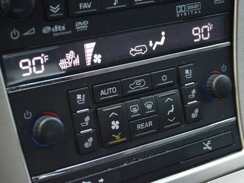 Used 2014 Cadillac Escalade Platinum image 19