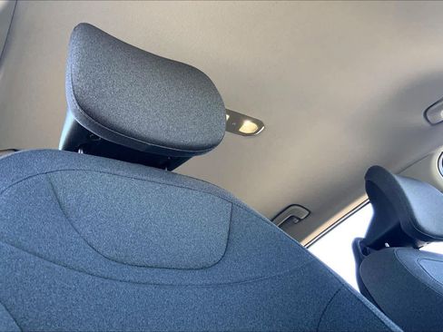 Used 2025 Kia K4 EX image 14