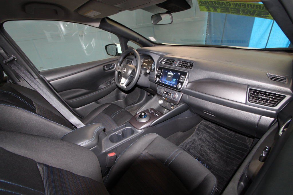Used 2025 Nissan Leaf S FWD image 19