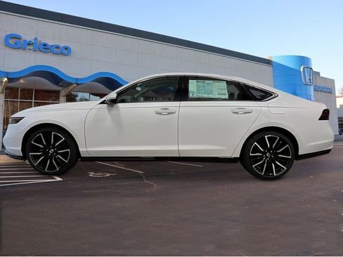New 2026 Honda Accord Touring image 2