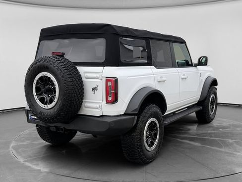 Used 2022 Ford Bronco Outer Banks w/ Sasquatch Package AWD/4WD image 3