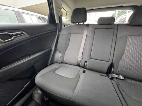 Used 2025 Kia Sportage LX image 38