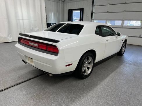 Used 2012 Dodge Challenger R/T RWD image 4