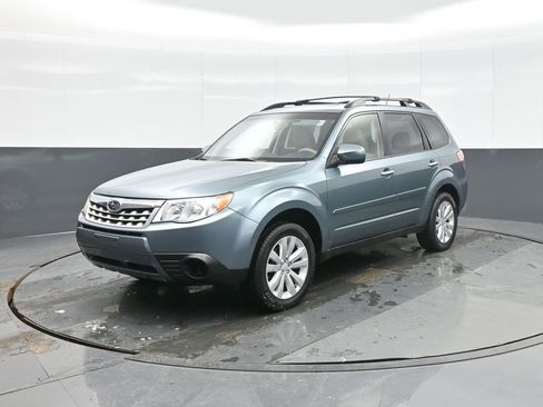 Used 2012 Subaru Forester 2.5X Premium w/ All-Weather Pkg image 3