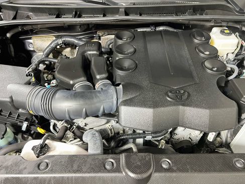 Used 2023 Toyota 4Runner Limited AWD/4WD image 27