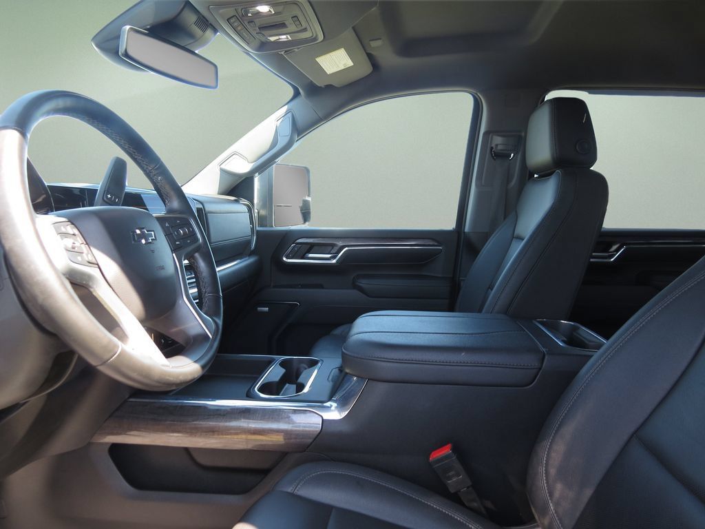 Used 2024 Chevrolet Silverado 2500 LTZ w/ LTZ Plus Package AWD/4WD image 15