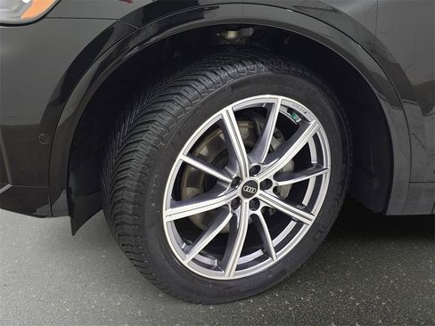 Used 2023 Audi Q5 e Prestige w/ Prestige Package image 36