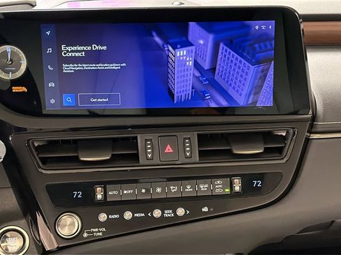 Certified 2025 Lexus ES 350 Ultra Luxury w/ Accessory Package (Z2) image 17