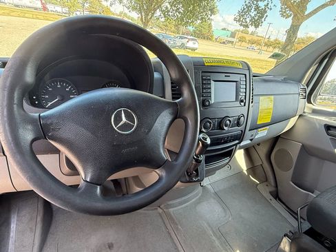 Used 2018 Mercedes-Benz Sprinter 2500 image 10