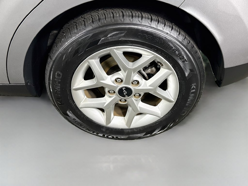 Used 2023 Kia Soul LX w/ LX Technology Package FWD image 32