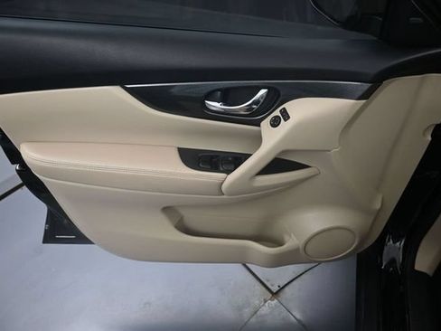 Used 2016 Nissan Rogue SL w/ SL Premium Package AWD/4WD image 22