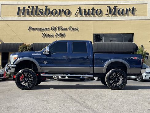 Used 2011 Ford F250 Lariat w/ Lariat Interior Pkg image 3