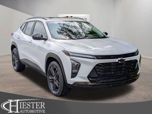 New 2026 Chevrolet Trax ACTIV w/ Sunroof Package FWD image 1