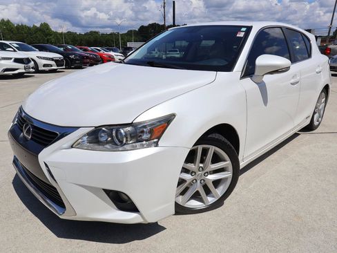 Used 2016 Lexus CT 200h w/ Seat Comfort Package FWD image 2
