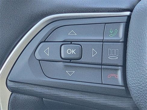 New 2025 Jeep Grand Cherokee Altitude image 32