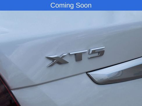 Used 2023 Cadillac XT5 Premium Luxury w/ Technology Package AWD/4WD image 12