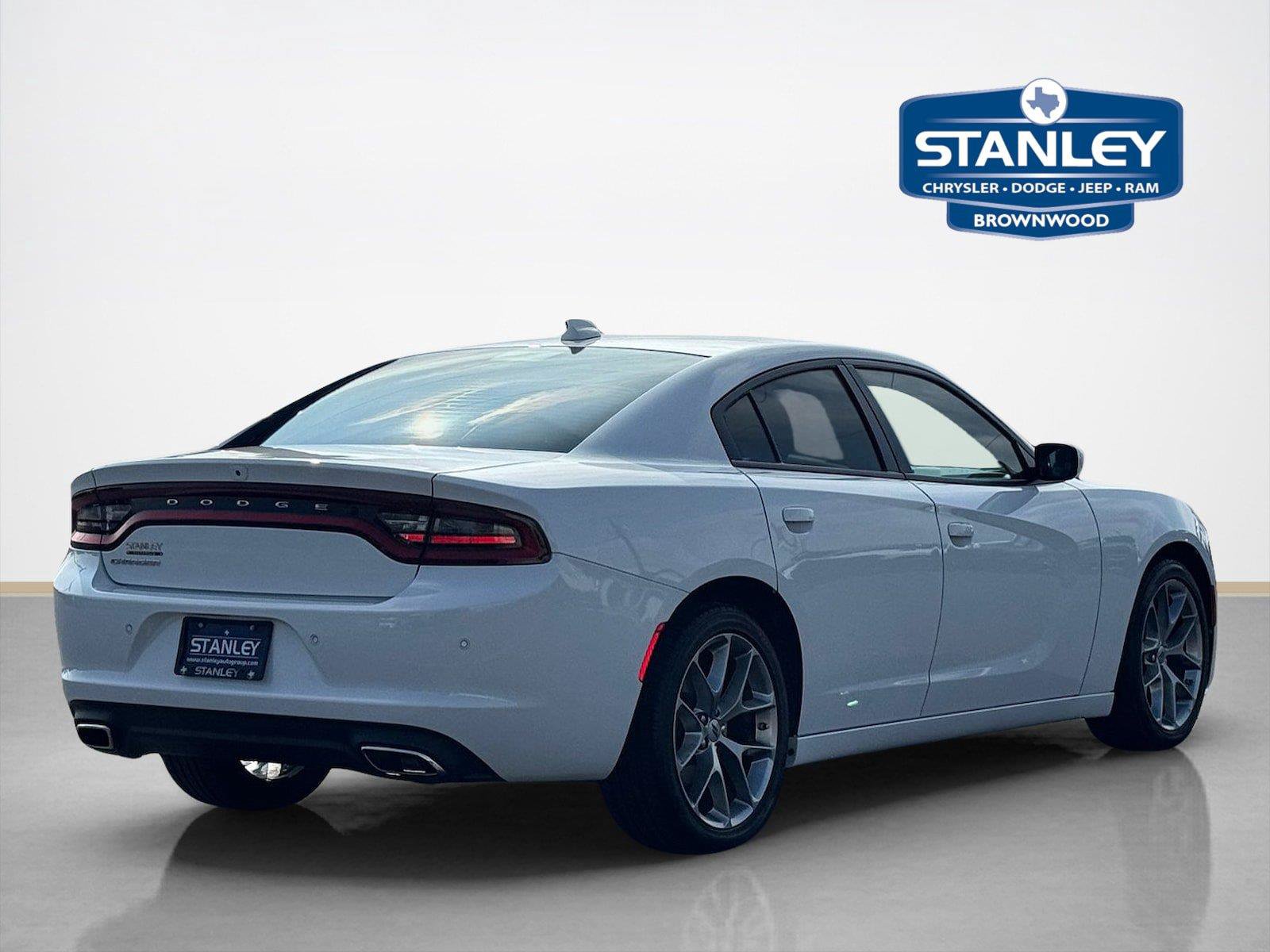 Used 2022 Dodge Charger SXT w/ Plus Group RWD image 8