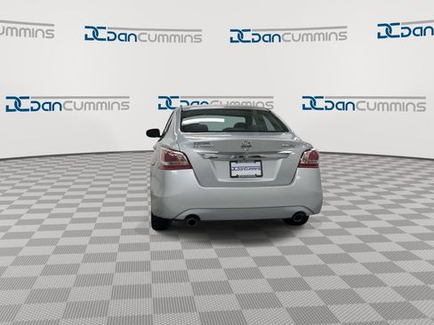 Used 2013 Nissan Altima 3.5 SV FWD image 7