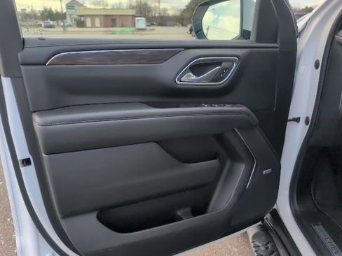 Used 2023 Chevrolet Tahoe Z71 w/ Luxury Package image 19