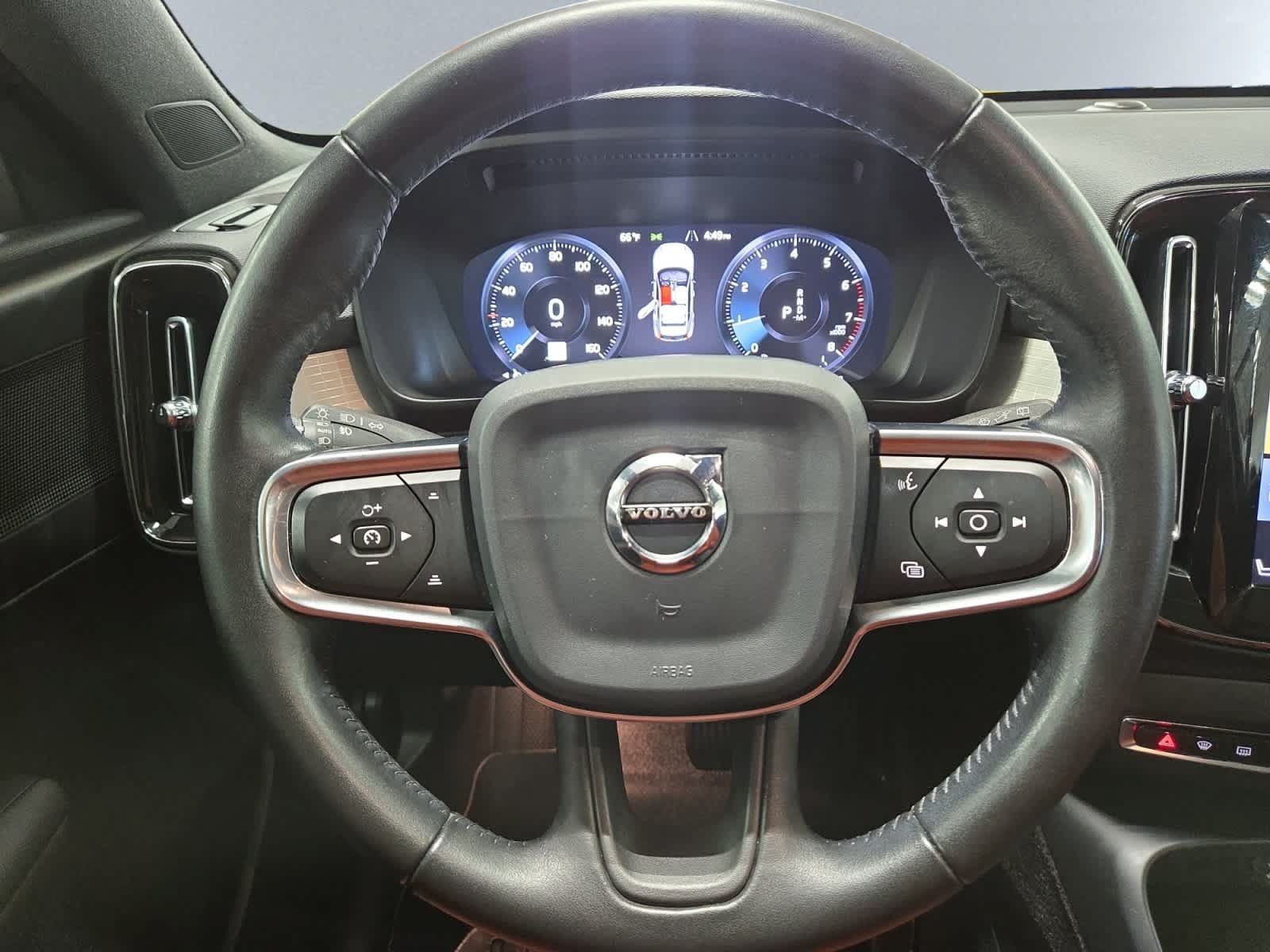 Used 2020 Volvo XC40 T5 Momentum AWD/4WD image 18