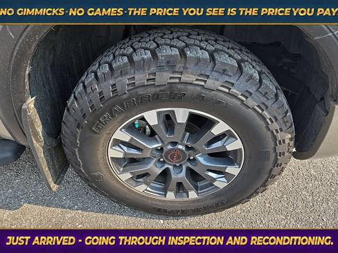 Used 2023 Nissan Titan PRO-4X w/ Pro-4x Convenience Package AWD/4WD image 9