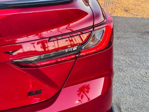 New 2026 Toyota Camry Hybrid FWD image 8