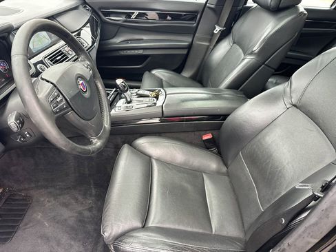 Used 2011 BMW 750i image 9