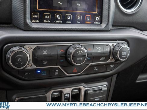 Used 2021 Jeep Wrangler Unlimited Sahara image 22