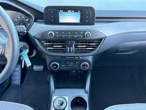 Used 2020 Ford Escape S image 22