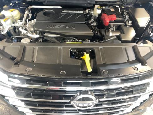 Certified 2025 Nissan Rogue SV image 14