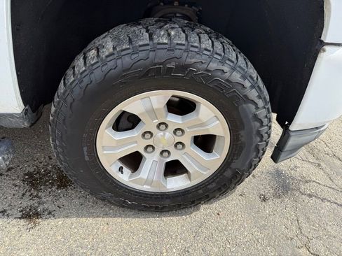 Used 2018 Chevrolet Silverado 1500 LT w/ All Star Edition AWD/4WD image 15