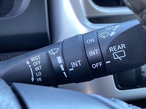Used 2019 Toyota Highlander XLE AWD/4WD image 18