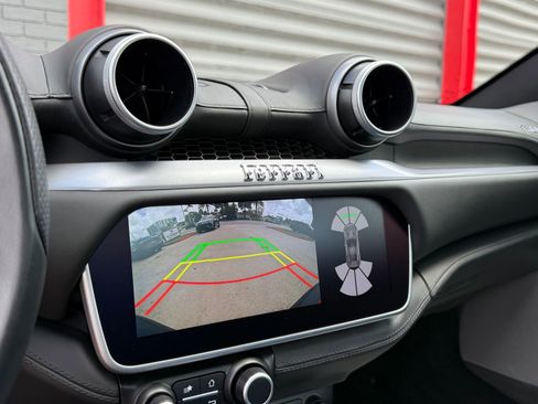 Used 2019 Ferrari Portofino image 32