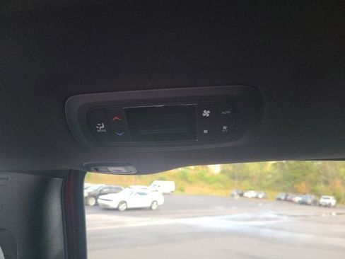 New 2026 Chrysler Pacifica Select image 21