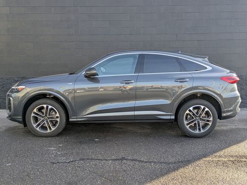 Certified 2025 Audi Q5 Premium Plus w/ Premium Plus image 9