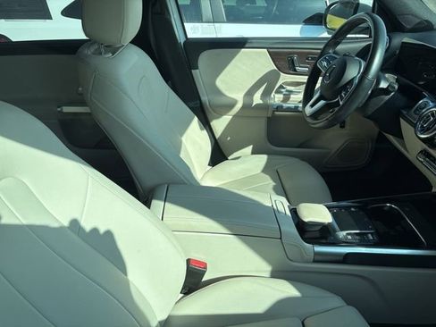 Used 2021 Mercedes-Benz GLB 250 4MATIC image 7