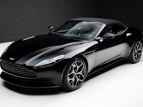 Used 2019 Aston Martin DB11 Volante RWD image 5