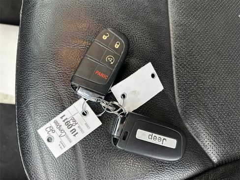 Used 2022 Jeep Compass Limited image 32